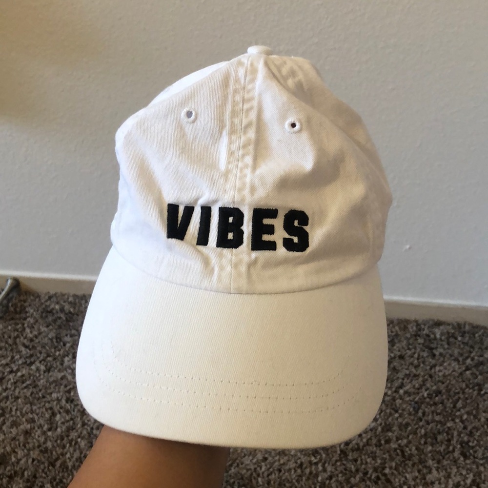 ‘Vibes’ dad hat